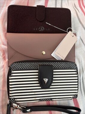 Wallet lot